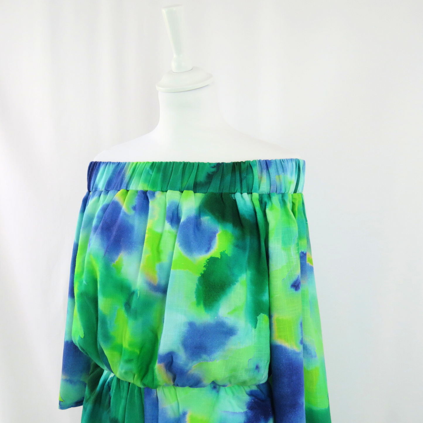 Off shoulder watercolor stains short jumpsuit